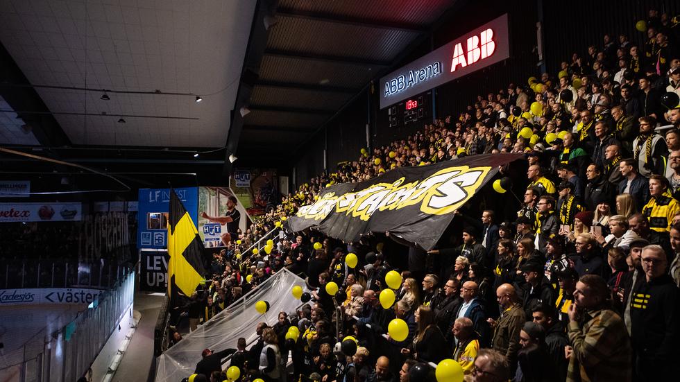 Publiken var äntligen välkommen tillbaka till ABB Arena igen efter 18 månader med restriktioner. Foto: Maxim Thore / BILDBYRÅN