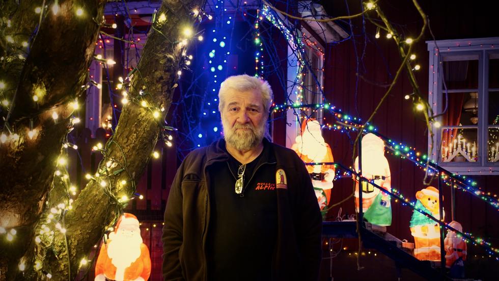 Christofer Rössvik har smyckat ut sin trädgård med julbelysning sedan början av 1990-talet och har inga planer på att sluta.