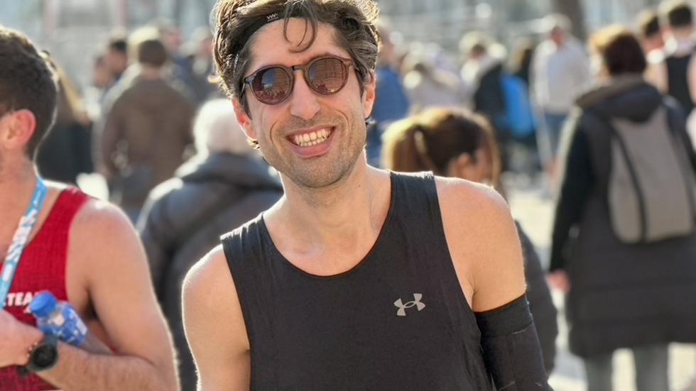 Tony Hatefnejad nöjd med sin insats i Barcelona Half Marathon.