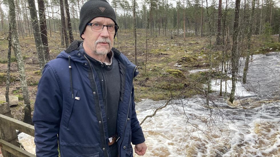 Hasse Lindqvist oroas för de höga flödena som just nu råder i Österån.