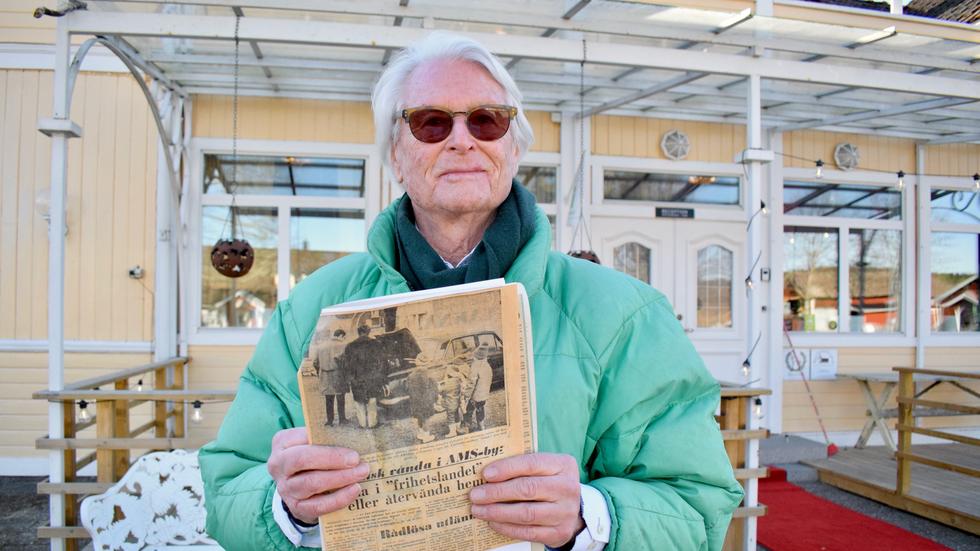 Filmregissörer, läkare, ingenjörer och andra akademiker strömmade till Sverige när Tjeckoslovakien invaderades för över 50 år sedan. Rude Glans träffade cirka 120 av dem på flyktingförläggningens pensionat i Örserum, utanför Gränna. Han blev som en fadersgestalt och kurator för de flesta.