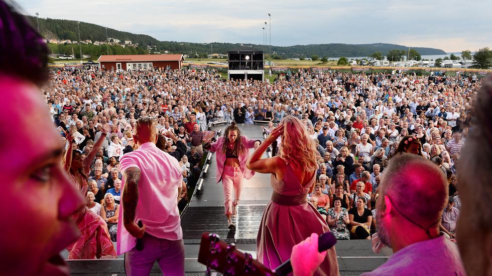 Så här såg det ut när Diggiloo-turnén stannade till i Gränna 2019. Nu satsar arrangören på att ta in 3 000 personer i publiken i juli. FOTO: Janne Wrangberth.