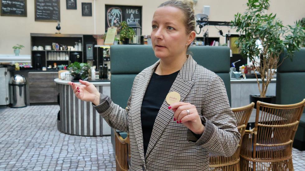 Jessica Wennering, hotelldirektör på Clarion Collection Hotel Victoria i Jönköping, säger att det försvinner saker från dem hela tiden. Bland annat olika dekorativa föremål.