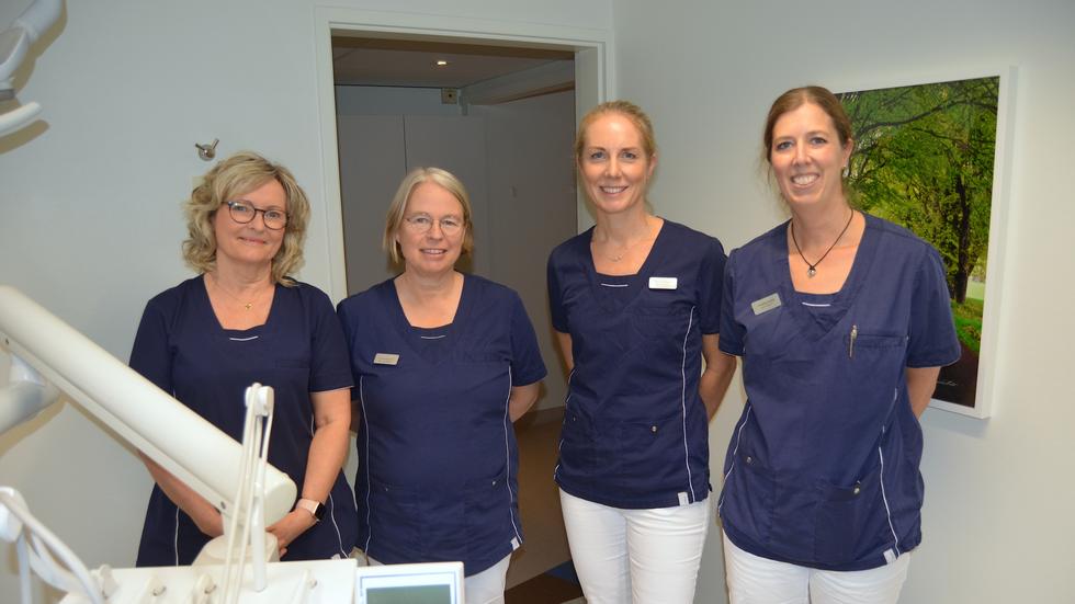 Tandvården Habo AB ägs och drivs av medarbetarna själva. Fyra av dem är (från vänster): Heléne Wetterqvist (vd på kliniken), Eva Nordenström, Elsa Anderzén och Johanna Lindell. 