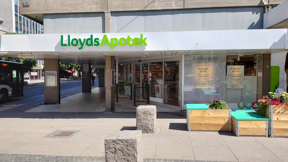 Lloyds apotek på Juneporten kommer inte längre att finnas från och med fredag.