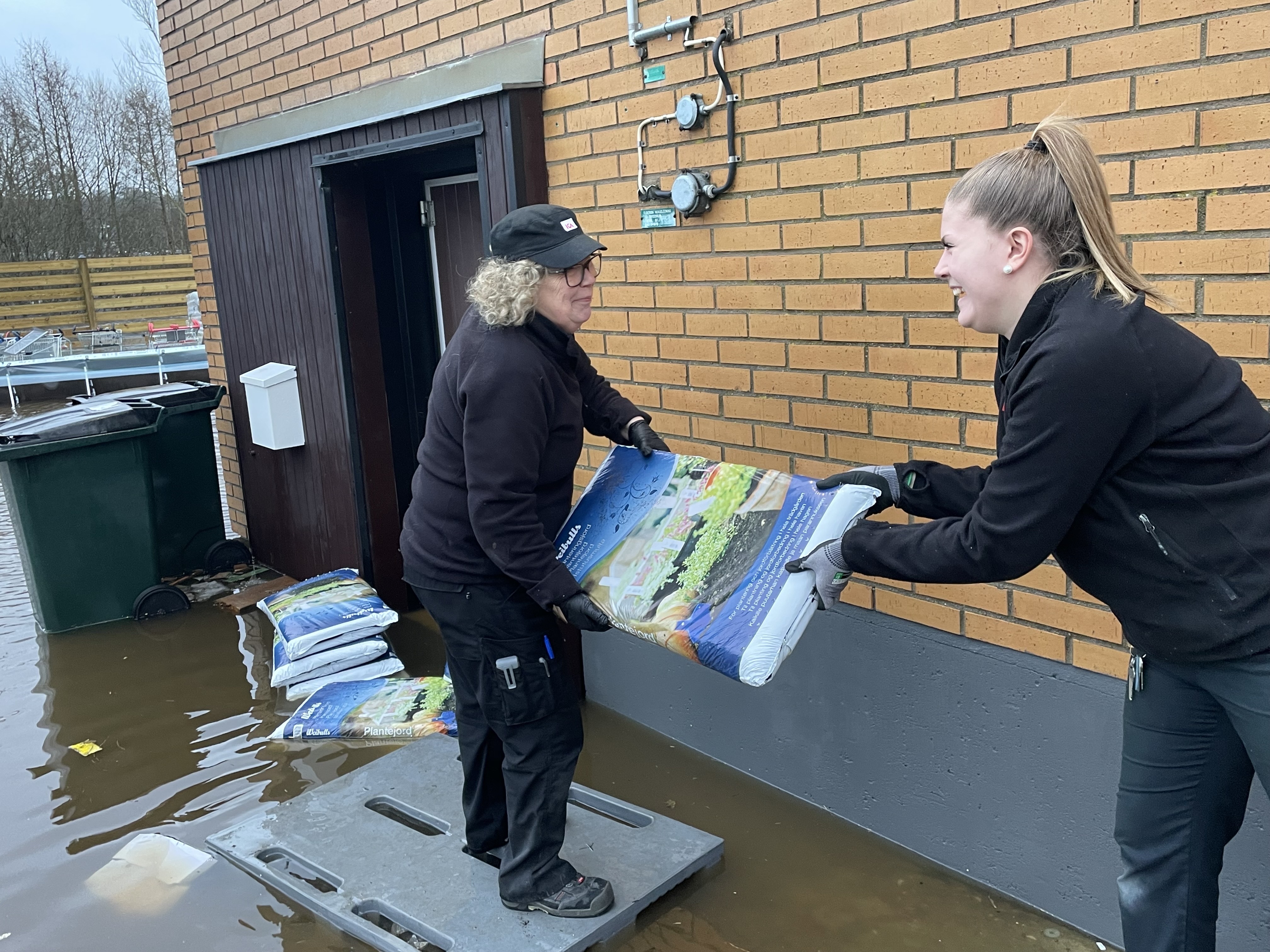 Högt Vattenstånd I Hörby – Skyddsvallar Utplacerade – Sydsvenskan