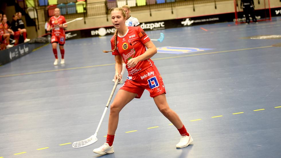 JIK:s Emma Thorsson gjorde sina två första SSL-mål i förlustmatchen mot Thorengruppen.