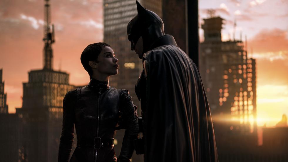 Catwoman (Zoë Kravitz) och Batman (Robert Pattinson) har en sprakande kemi i "The Batman". Pressbild. 
Bild: Jonathan Olley/AP