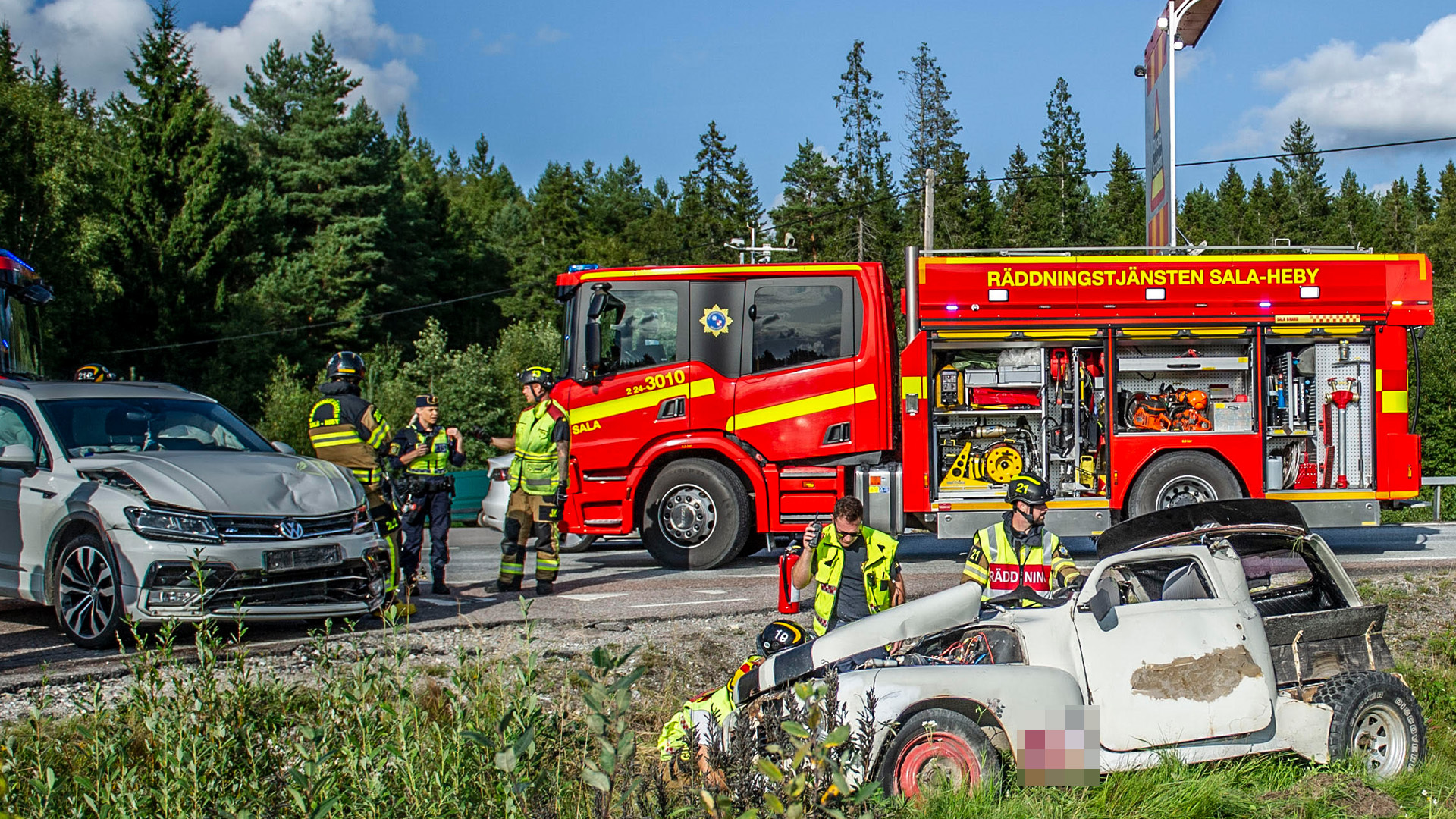 Epa-traktor Och Bil I Krock – Tre Till Sjukhus – Sala Allehanda