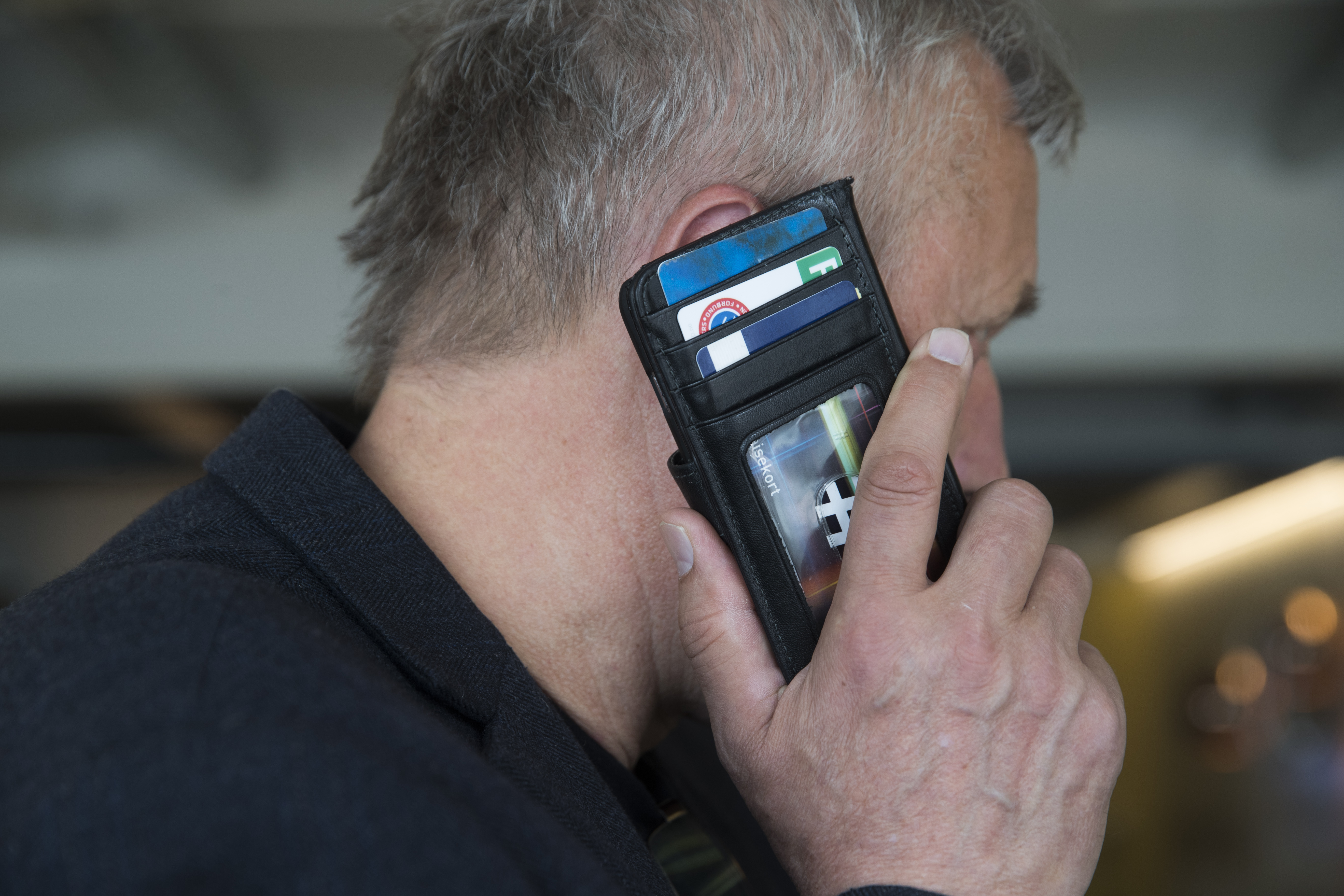 Just nu är det rekordmånga anmälningar mot telefonbedrägerier, som kallas för vishing. OBS: Bilden är en genrebild och har inget med bedrägerierna att göra. Foto: Berit Roald/NTB scanpix/TT
