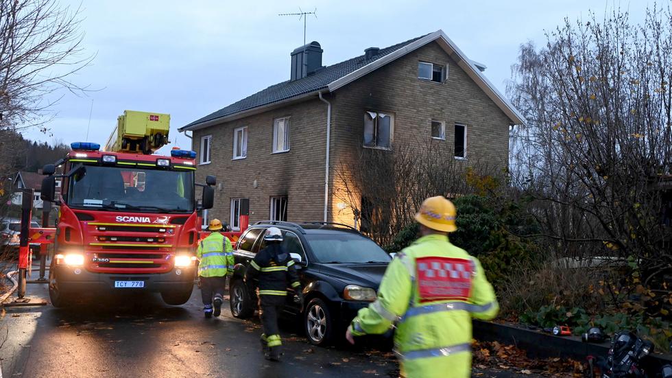 Sex personer befann sig i huset vid brandtillfället. 