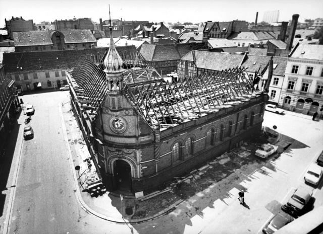 Saluhallen på Lilla torg i Malmö revs 1968.