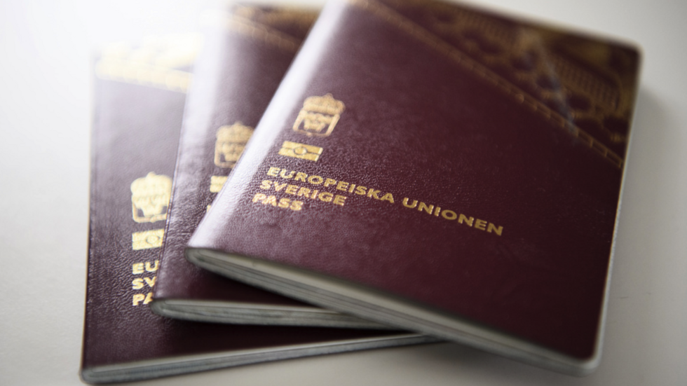 Mängder av svenskar har fått vänta i månader för att kunna göra och få nytt pass. Arkivbild. FOTO: Henrik Montgomery/TT