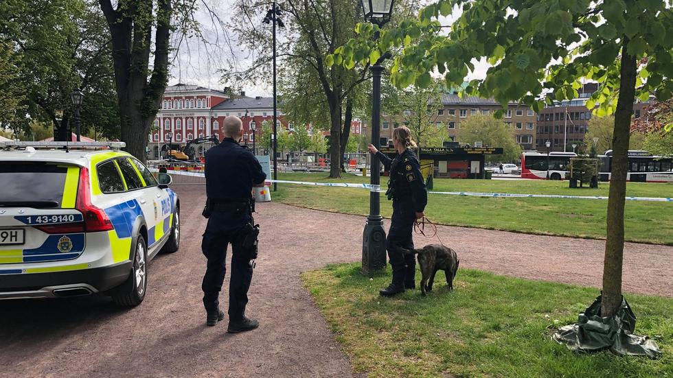 Två män i 30-årsåldern och 18-årsåldern åtalas nu för försök till mord och grovt rån efter sommarens våldsbrott i Rådhusparken när en man låg och sov. FOTO: Patricia Svensson.