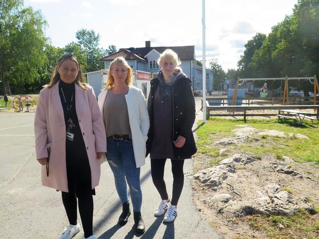 Therese Lindekrantz, Madelen Ram och Anna Carlström vill inte att Nordskogens skola ska läggas ned. Men om den ska det vill de ha mer information, diskussion och tid för förberedelser. 