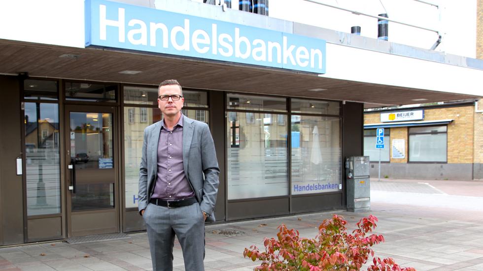 På onsdagen fick kontorschef Peter Fråhn och hans medarbetare beskedet att hälften av Handelsbankens kontor ska läggas ner. Om Vaggeryd drabbas är ännu oklart.