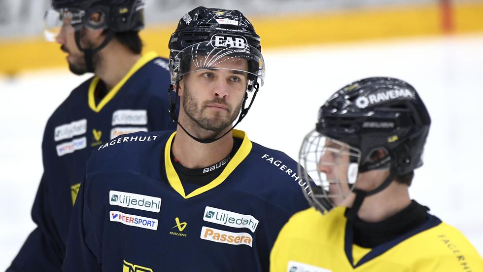 Niklas Hjalmarsson är redo för comeback i HV71. Senast han spelade en match för klubben var säsongen 06-07.