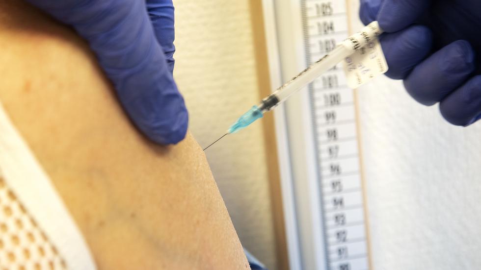 Vaccinationen av personer inom särskilt boende har gått bra och Region Jönköpings län är enligt Folkhälsomyndighetens statistik bäst i landet.
