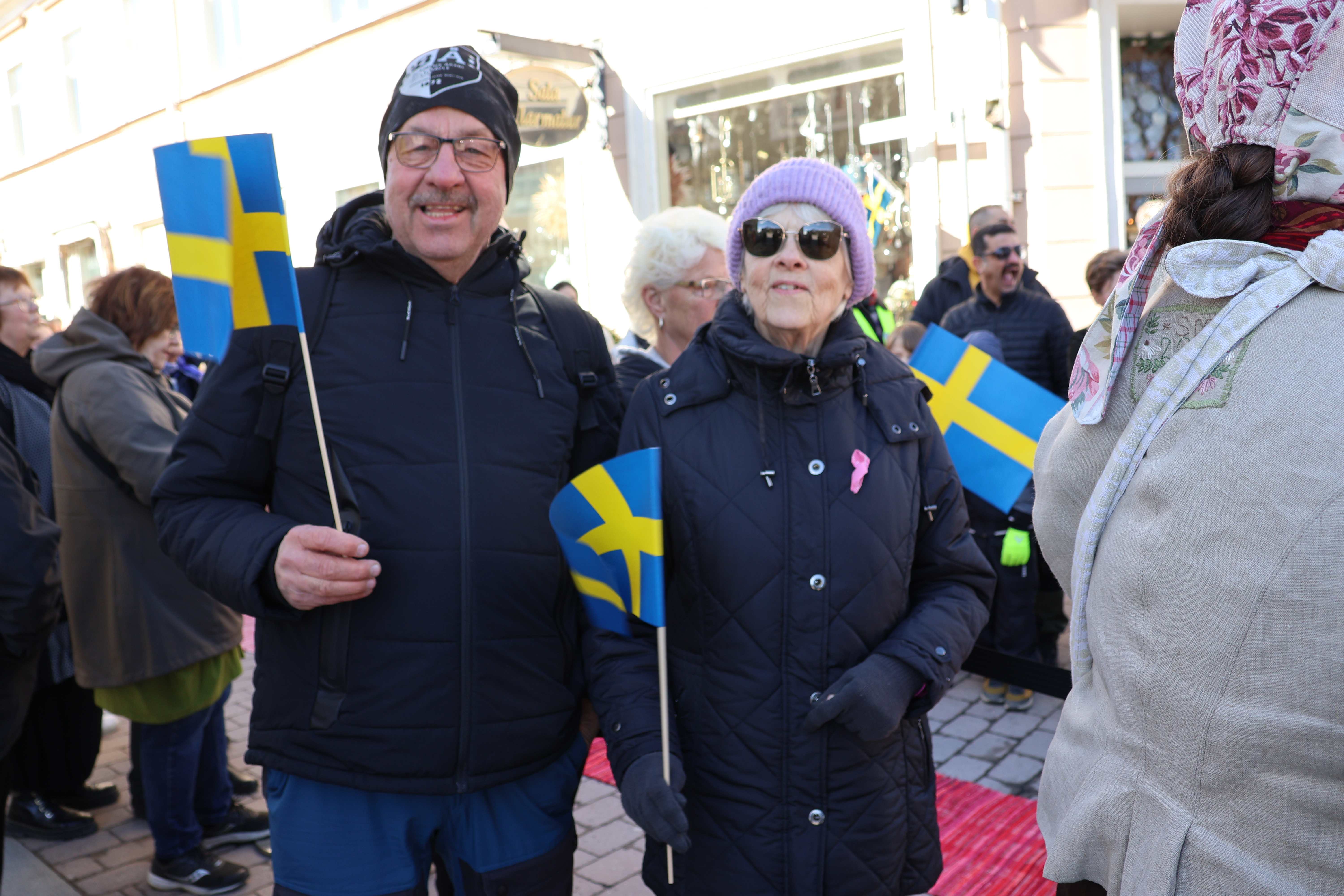 Folkfesten På Stora Torget – Kom Du Med På Bild? – Sala Allehanda