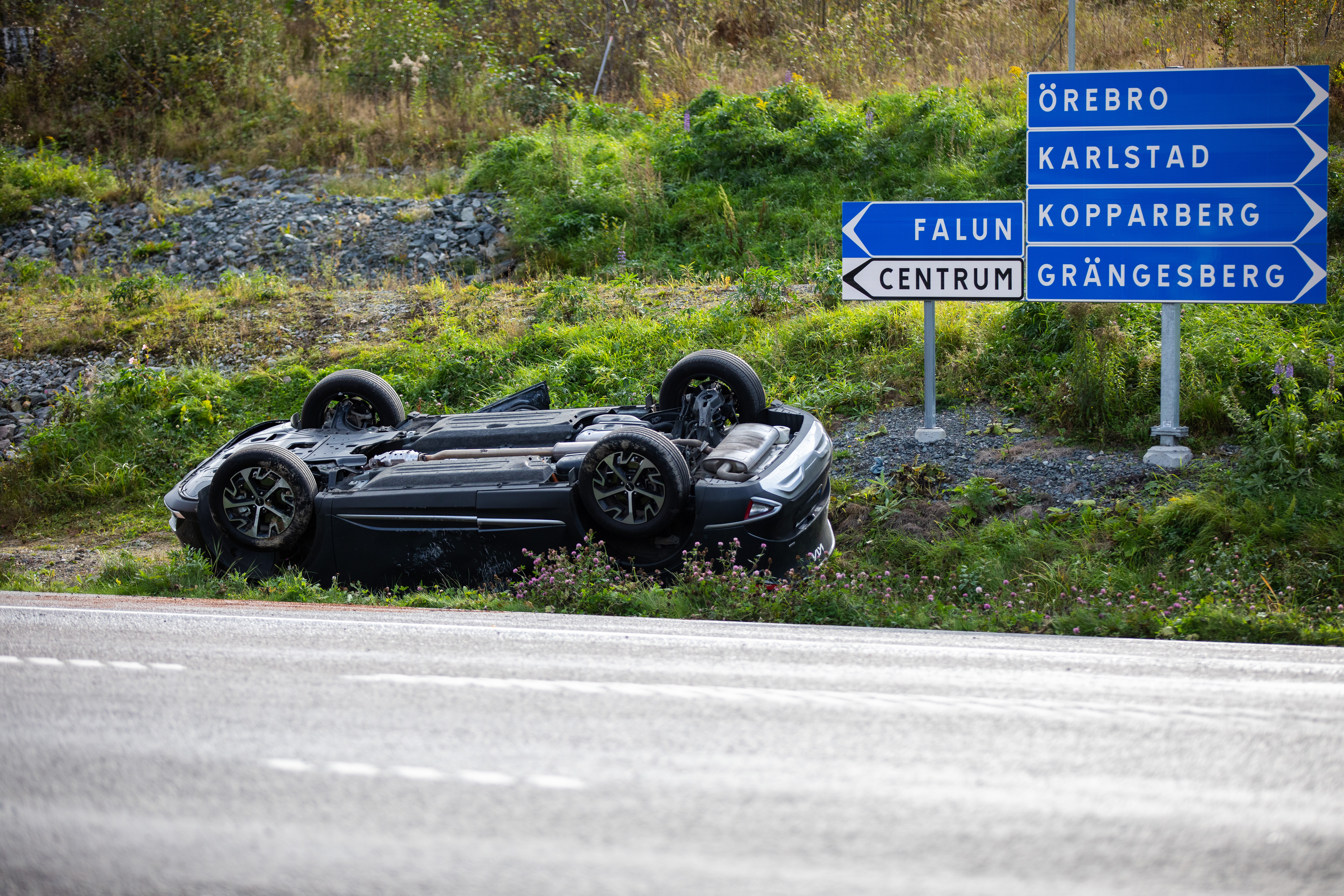 Personbil Voltade Vid Lyviksberget – En Person Till Sjukhus – Nya ...