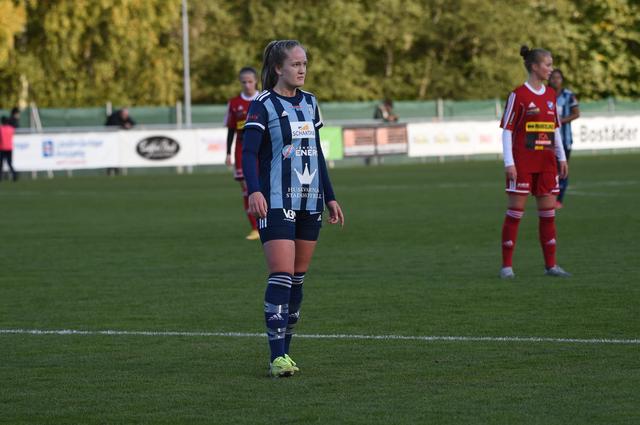Petronella Lindström gjorde tre mål senast Husqvarna tog emot Mariebo. Blir det fler på lördag?