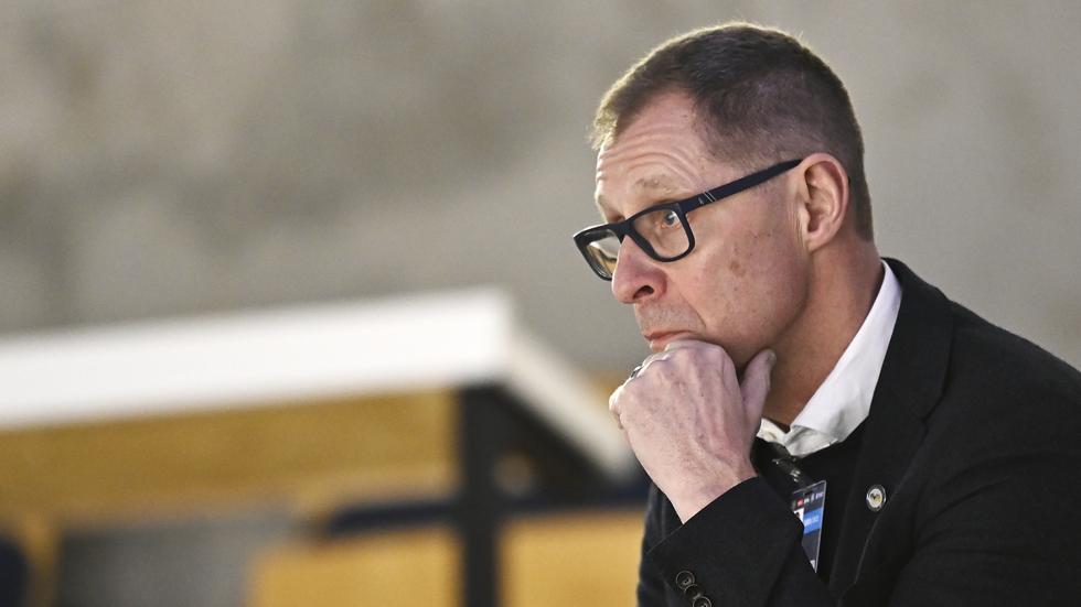 Agne Bengtsson, fick besked under måndagen att han får lämna rollen som klubbdirektör i HV71.