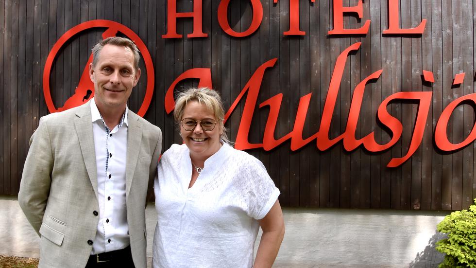 Peter Lundberg och Katarina Kvarnström som driver Björkhaga hotell och konferens tar över Friluftshotellet.