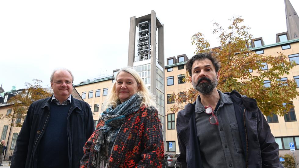 Staffan Storm, Anna-Lena Laurin och Nathan Larson är tillsammans med för dagen bortresta Nadin Al-Khalidi de fyra tonsättarna som ska ge liv åt klockspelet vid Malmö rådhus. 