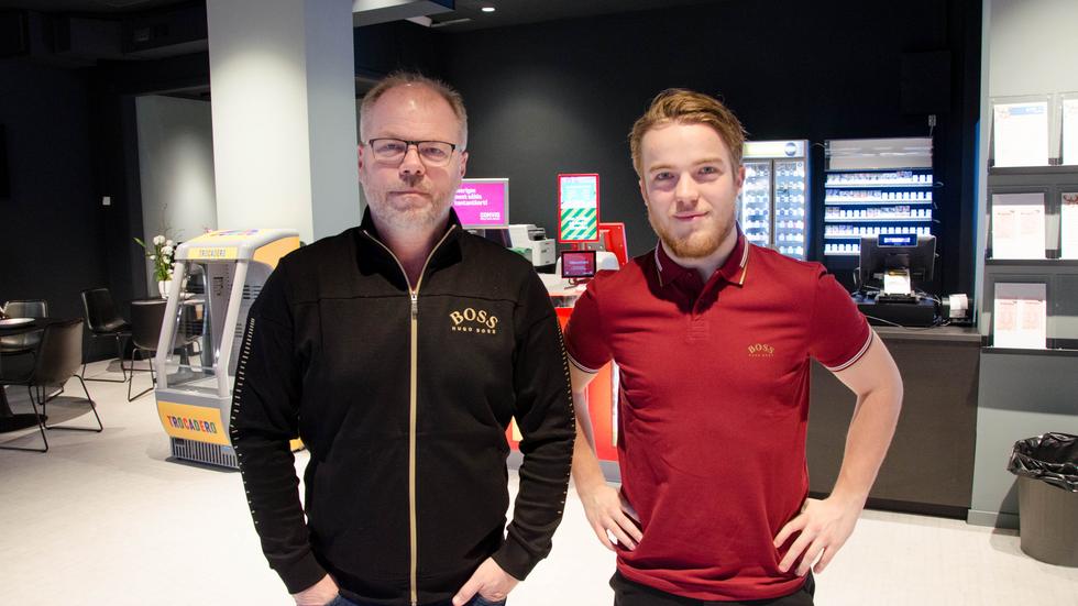 Kent Norberg och Emil Berglund när butiken öppnade i stan. 