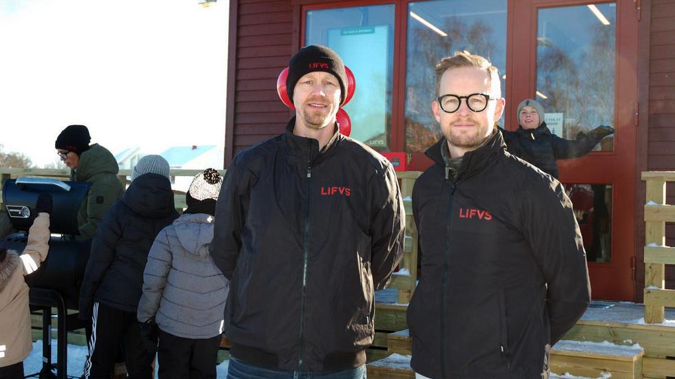 ”Våra butiker etableras ofta med tre till fem enheter med max en timma emellan sig, som sköts av en och samma butikschef”, säger Lifvs marknadschef Petter Andersson, till höger.