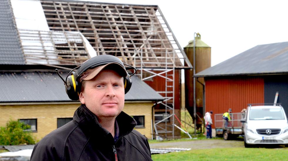 Marcus Åkerström var i våningen under när taket slets av.