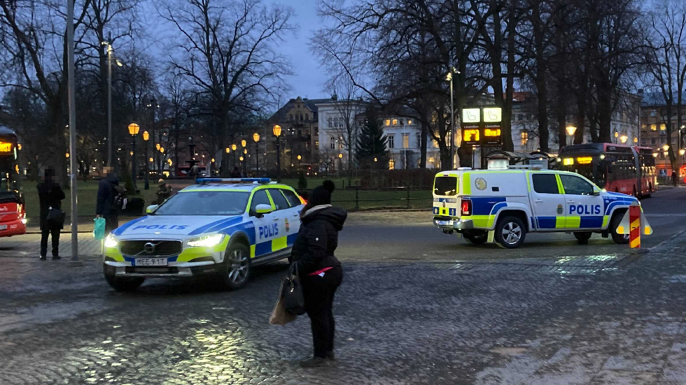 Polispådrag vid Rådhusparket i Jönköping. FOTO: Adam Jönsson