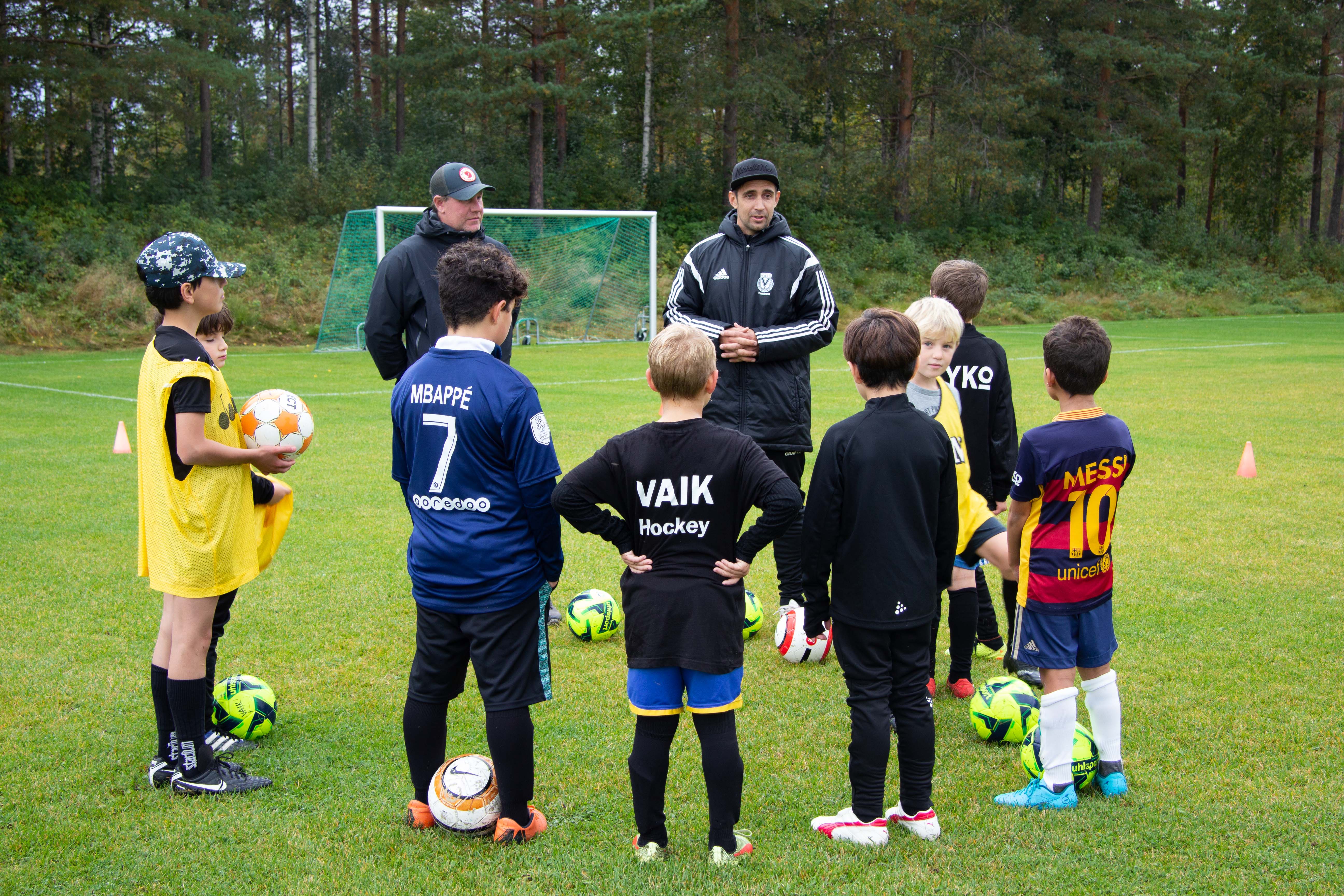 VAIK Arrangerar Fotbollens Dag– Introducerar Femmannafotboll I ...