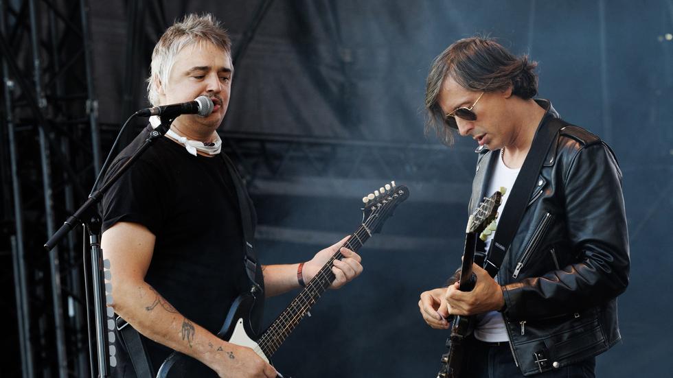 Pete Doherty och Carl Barât spelade på South Ocean-festivalen i Malmö i somras. ”Shiver” är deras nya singel.