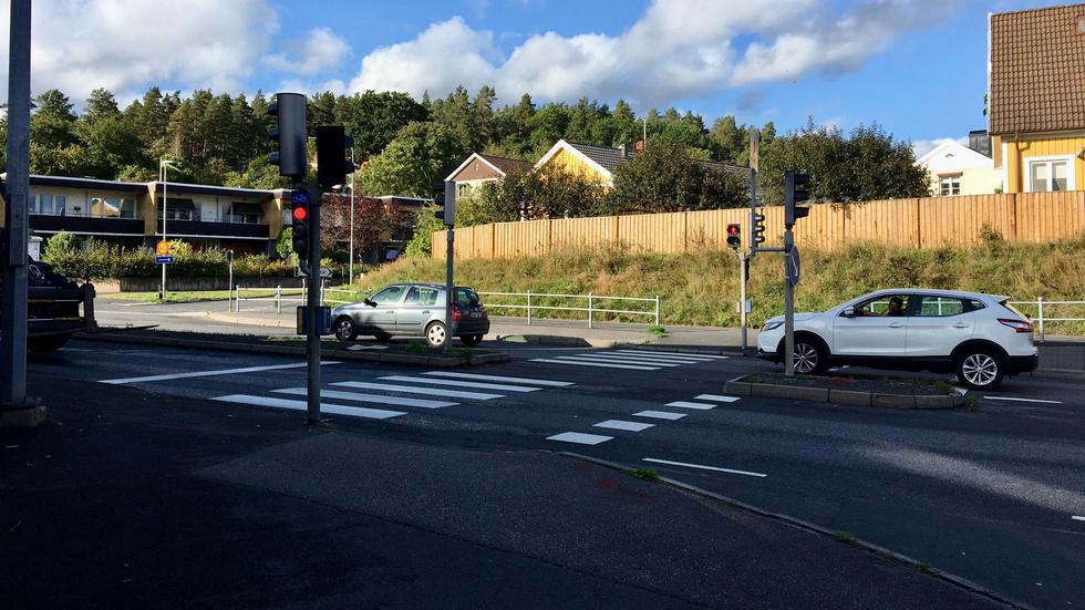 Tidigare i år har arbete pågått på Åsenvägen/Humlevägen, vilket påverkat trafiken. Nu kommer ett nytt arbete som kan bilda köer att påbörjas på Åsenvägen i höjd med Birkedalsgatan.