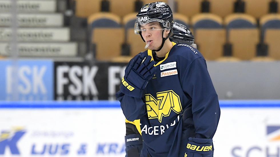Måns Lindbäck har hittills under den här säsongen producerat sex poäng på 21 spelade SHL-matcher. 
