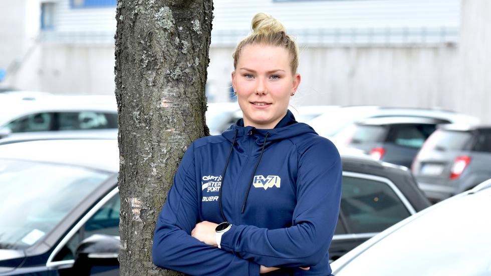Elin Svensson tog chansen förra säsongen och nu siktar hon på Damkronorna.