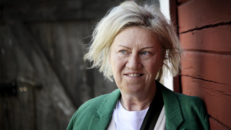 Carina Ödebrink har uppmanat Kjell Ekelund att lämna sina förtroendeuppdrag.
