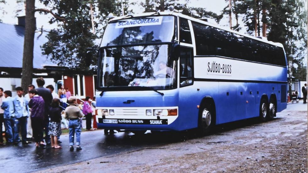 En bild från 1992 då tusentals Balkanflyktingar kom till Skillingaryd.