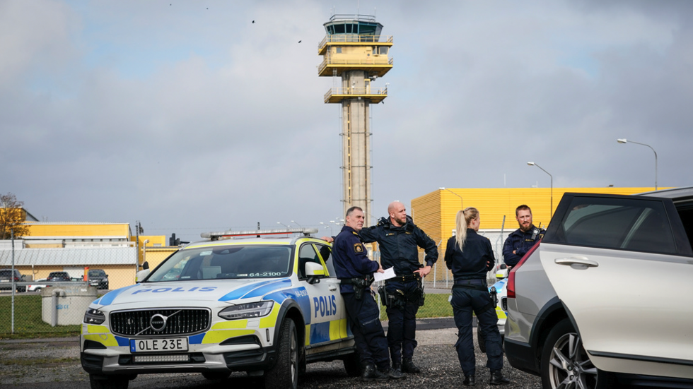 Polis på plats vid Malmö Airport. FOTO: Johan Nilsson/TT