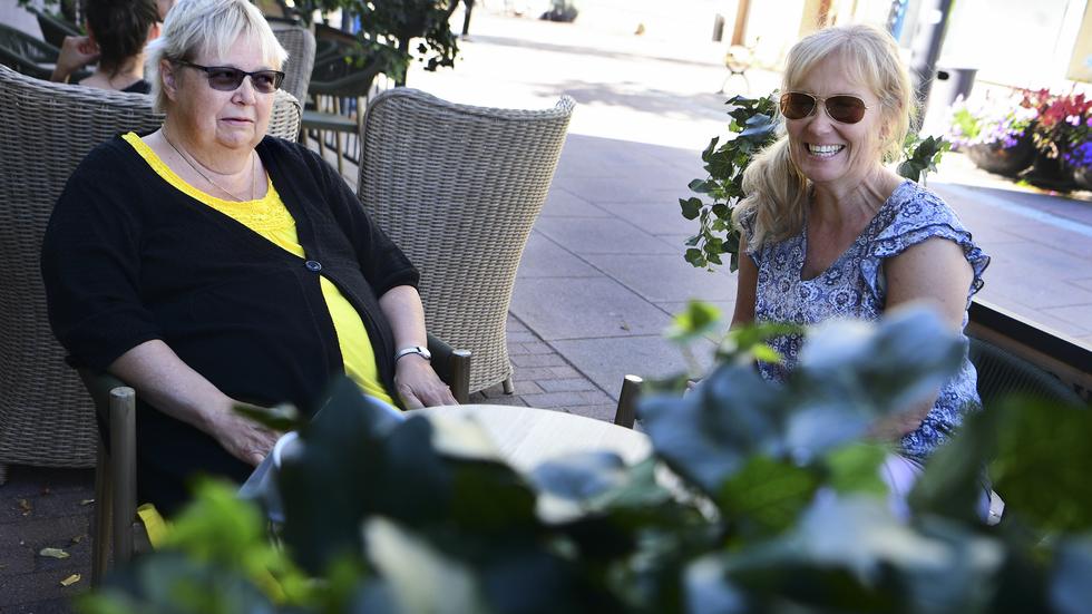 Annelie Kvist och Annsofie Sarenäs från Tranås har levt i många år med sin reumatism. 