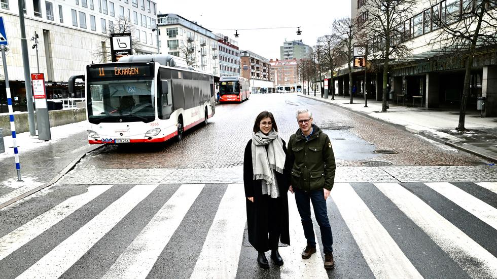 Julia Cederbrant är trafikplanerare på Jönköpings kommun och Henrik Zetterholm är kommunens trafikchef. 