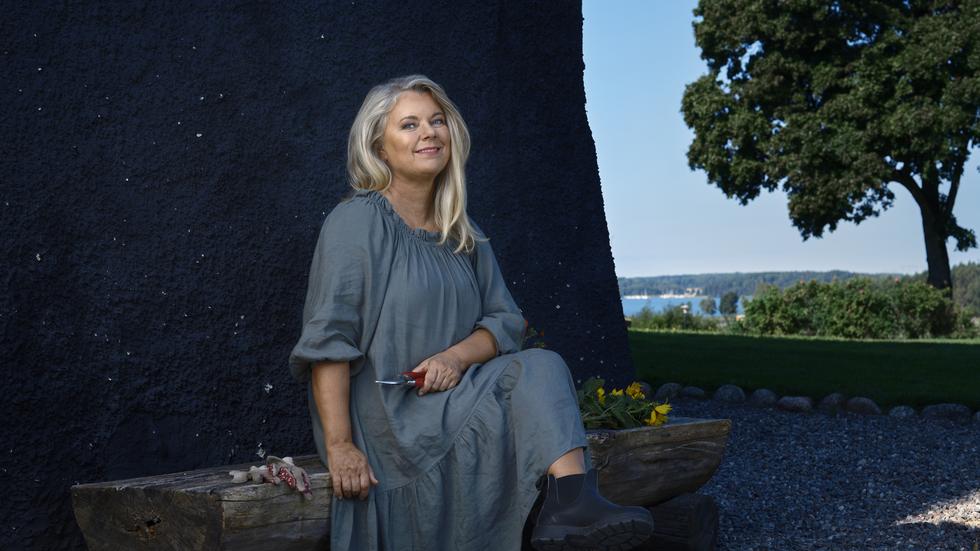 Carin Hjulström tycker miljön i Säbyholm är magiskt vacker – och perfekt för mordgåtor.
Bild: Gabriel Liljevall