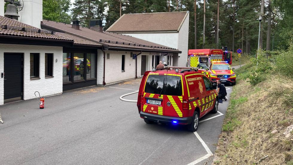 Räddningstjänst fick rycka ut till Ängarydskapellet på fredagseftermiddagen. Foto: Jakob Hedberg.