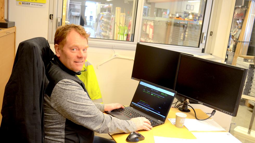 Beijer Byggmaterial i Vaggeryd har gynnats av pandemin, konstaterar Bengt Carlsson. Han tror att många har passat på att renovera – och valt att handla lokalt.