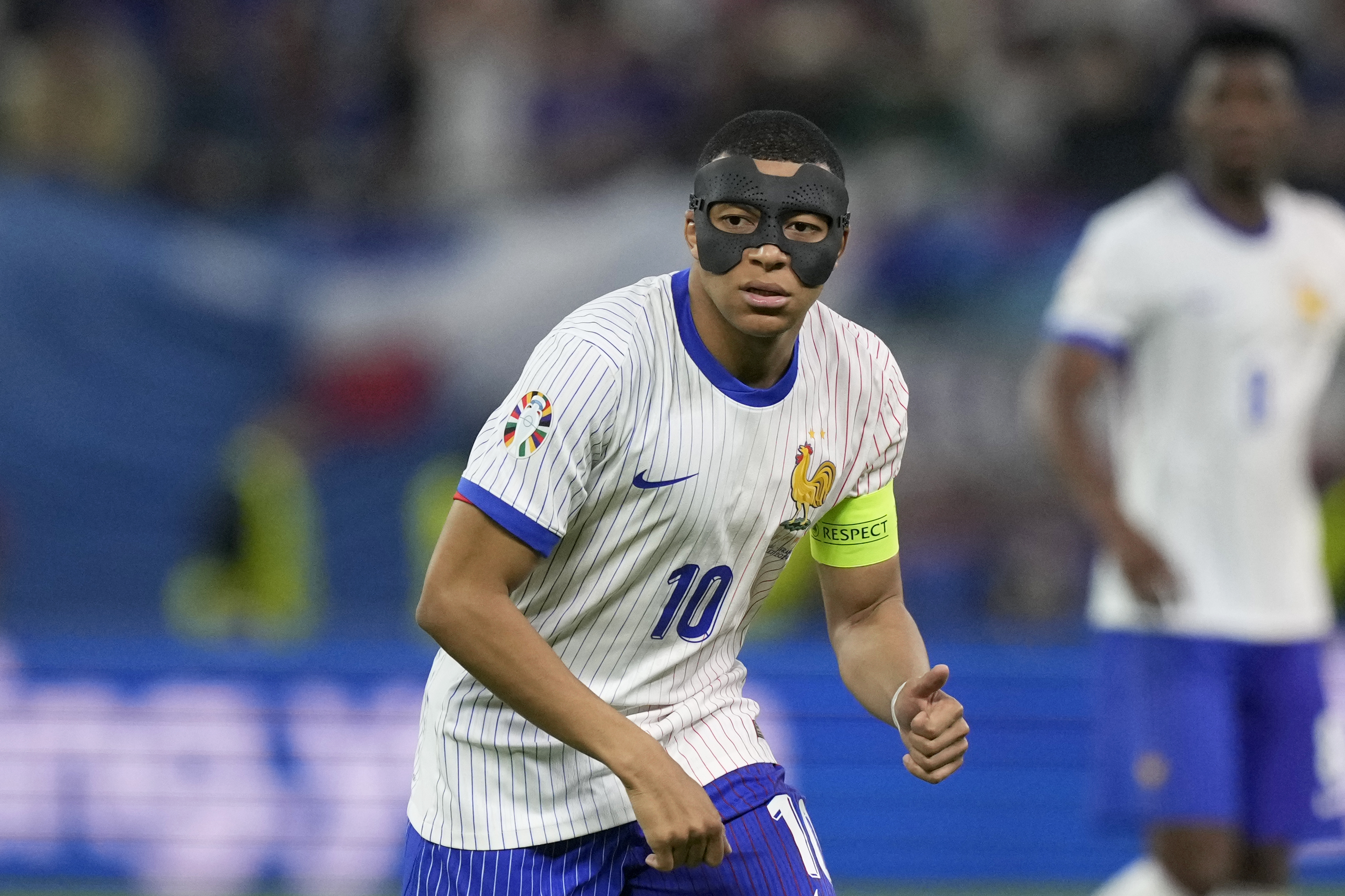 Frankrikes Kylian Mbappé tvingades att spela med en ansiktsmask. Arkivbild.