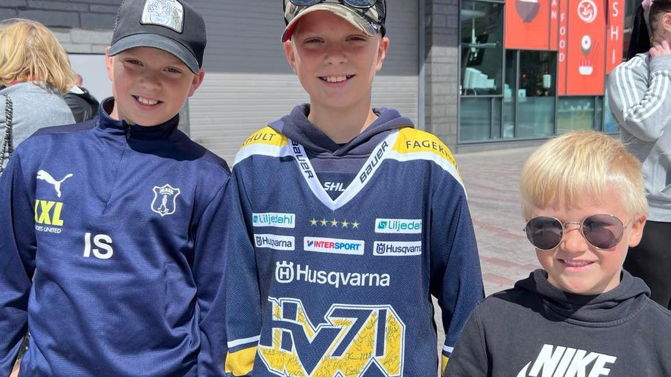 Isaac, Rasmus och Wille Sundbom är tre HV71 fans. 