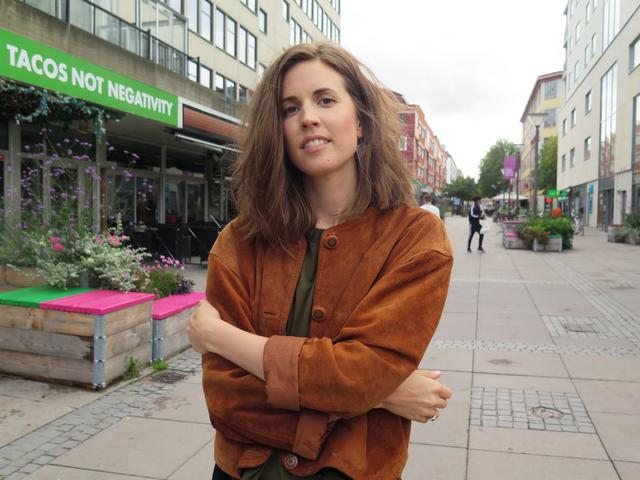 Maria Lingfors är tillbaka i Jönköping på besök. Med en färsk examen från Teaterhøgskolen i Oslo ger hon sig ut i en bransch som är hårt drabbad av pandemin. 
