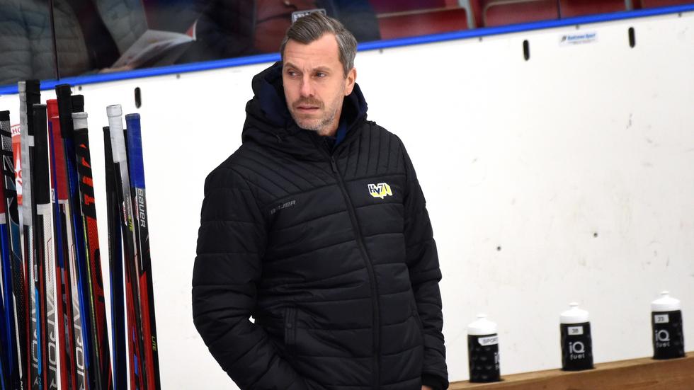 Johan Hult, sportchef i HV71 var på plats i Västerås och såg HV:s bottennapp.