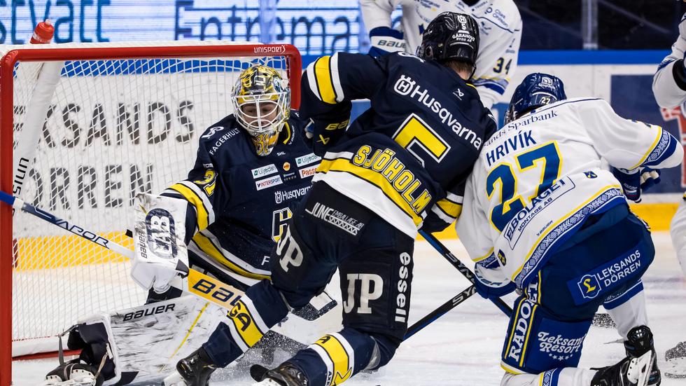 Joni Ortios och Victor Sjöholms HV71 spelade borta mot Leksand på torsdagskvällen. 